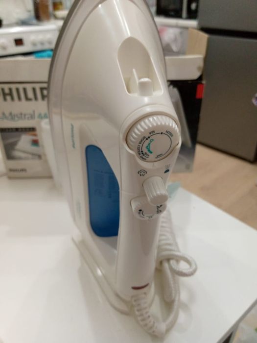 Новый утюг Philips Mistral 44 Steam Boost