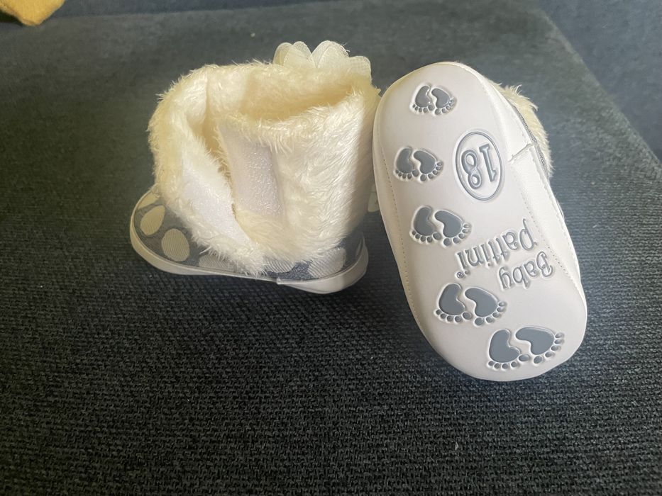 Бебешки ботушки за момиче