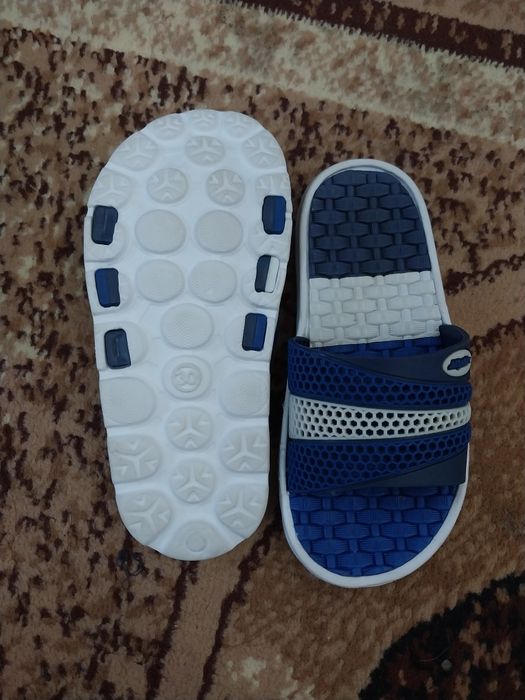 Продам тапочки ( шлепки) на мальчика