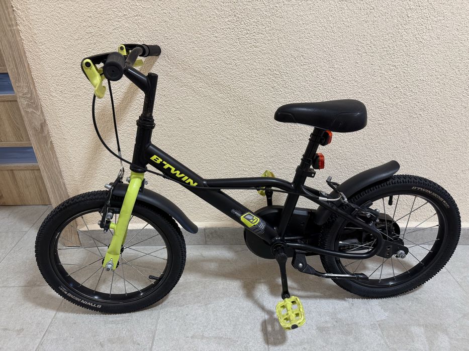 Детско колело B Twin 500 Dark Hero 16”