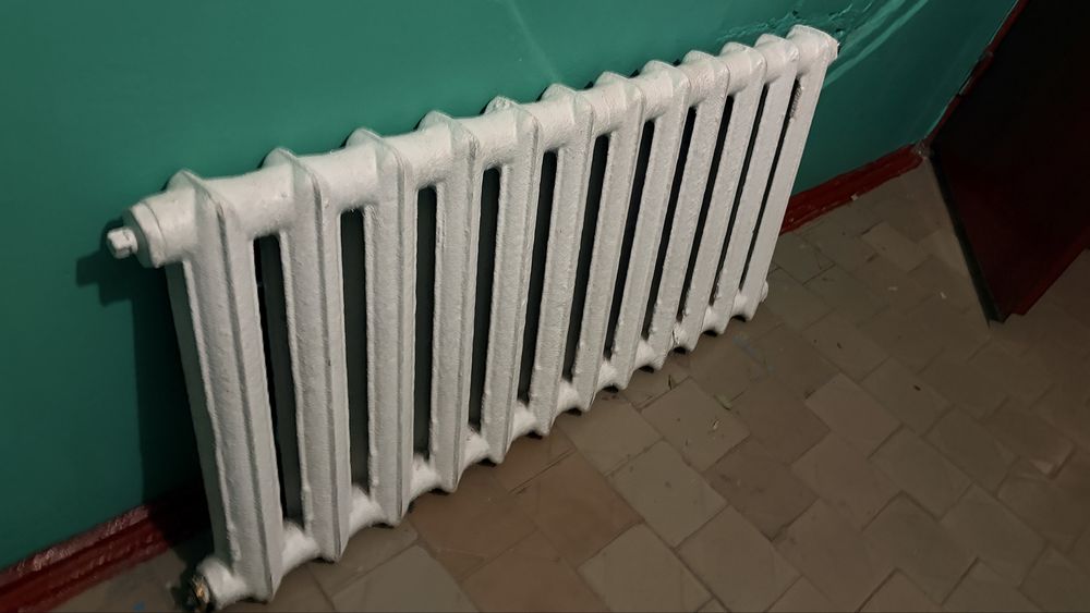 Продаю батарею  чугун