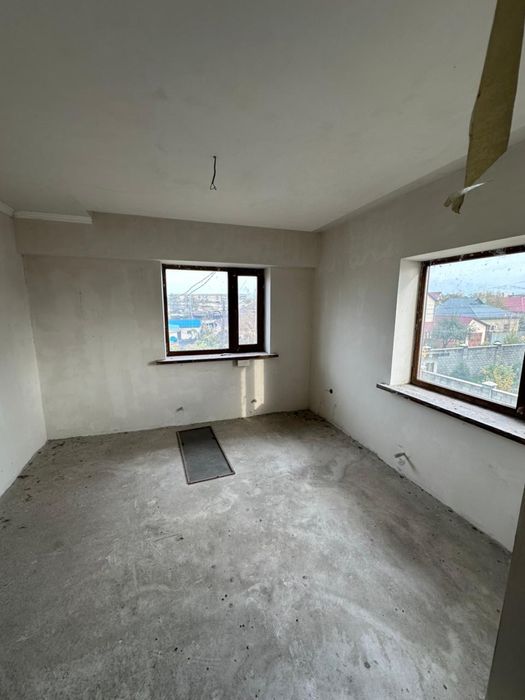 Продам дом, 3 этажа, элитный район