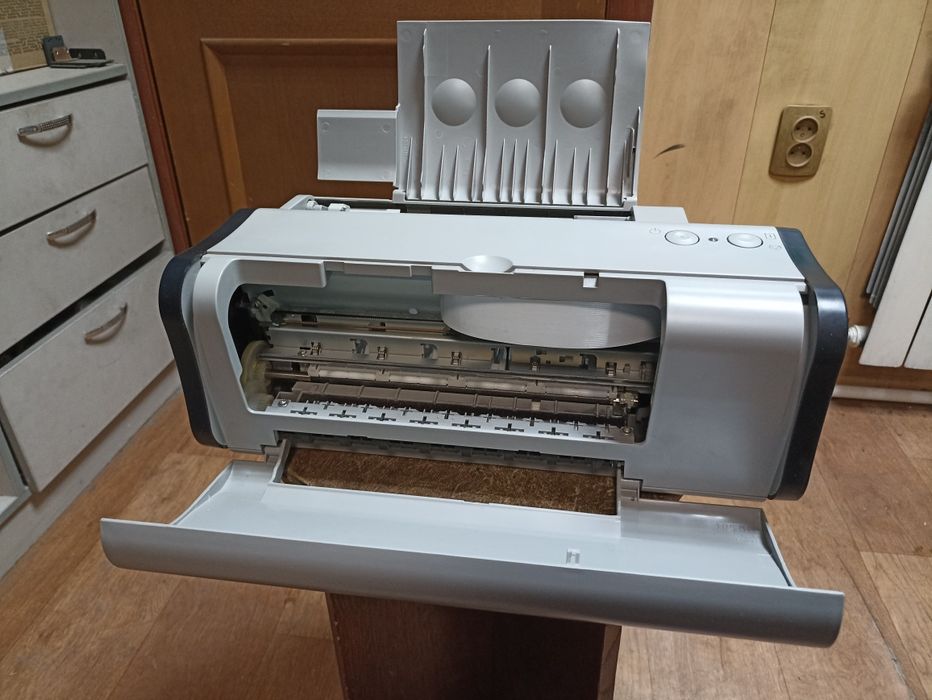 Цветной принтер Canon Pixma ip1000.
