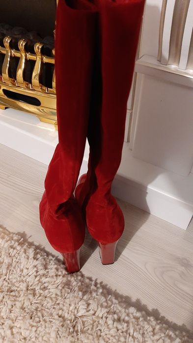 Cizme rosii, din catifea si lac, 39