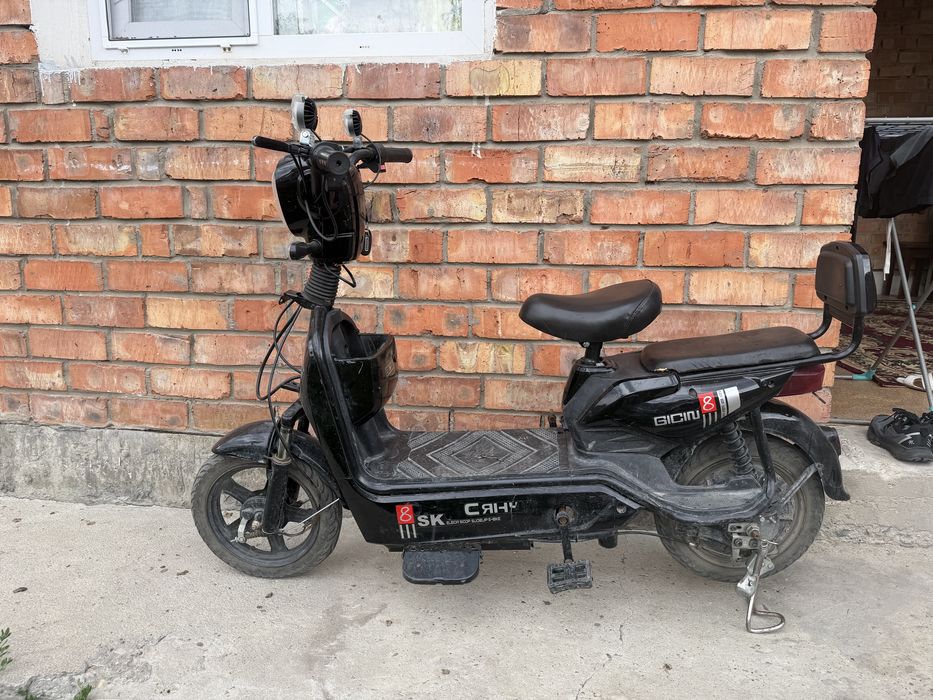 Продается Скутер СК8