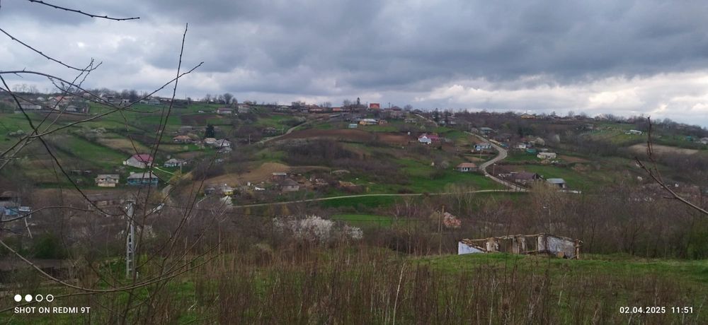 Vand teren in Perieni