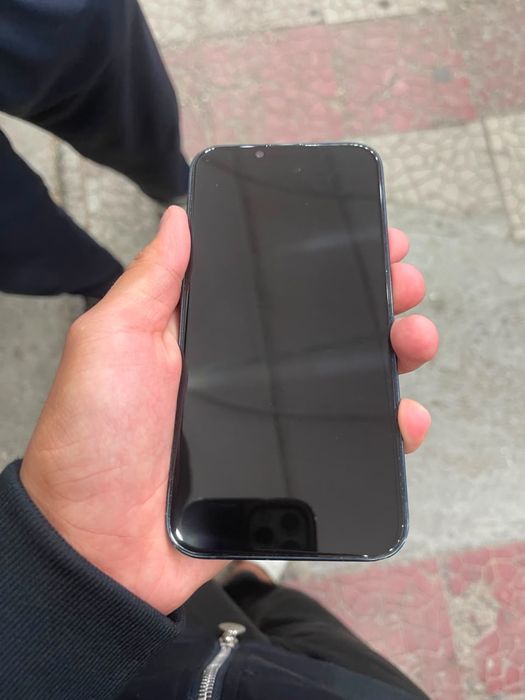 IPhone 13.      128GB