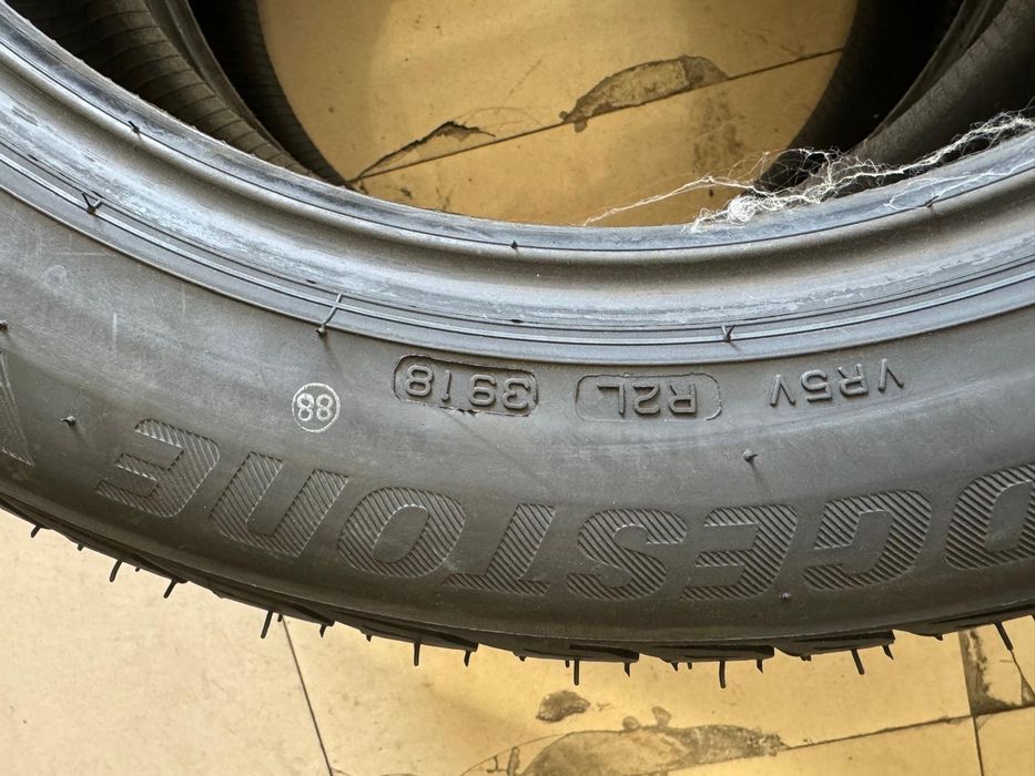 Anvelope iarna noi Bridgestone 235 50 18