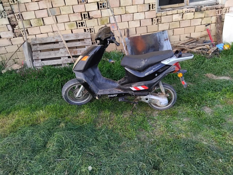 Продавам втора употреба части от скутери