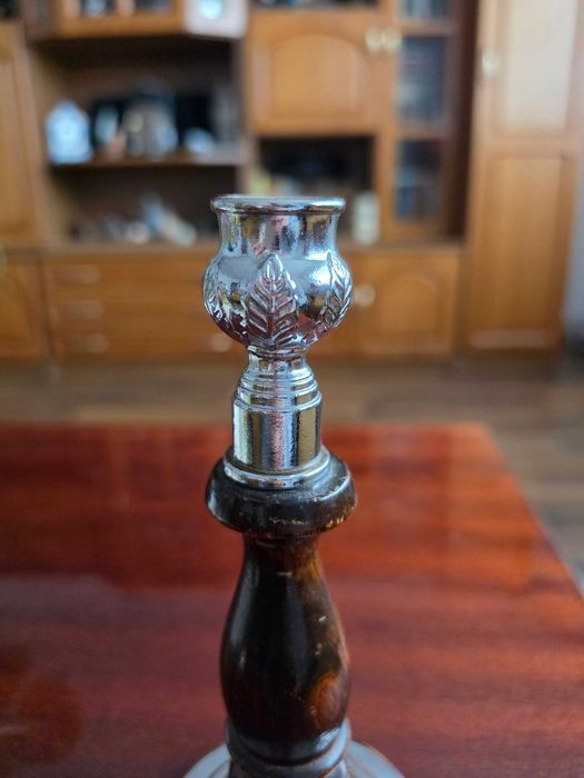 Pereche sfeșnice retro din lemn și crom, pentru lumânări groase (20 cm)