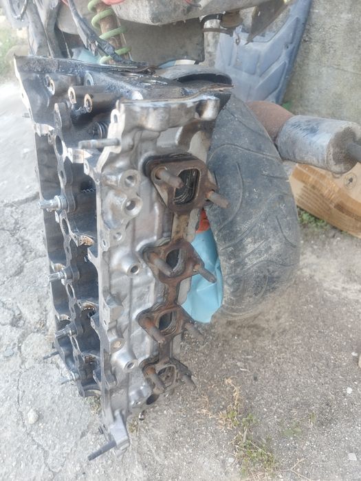 Toyota auris  2.0 126 коня  двигател на части