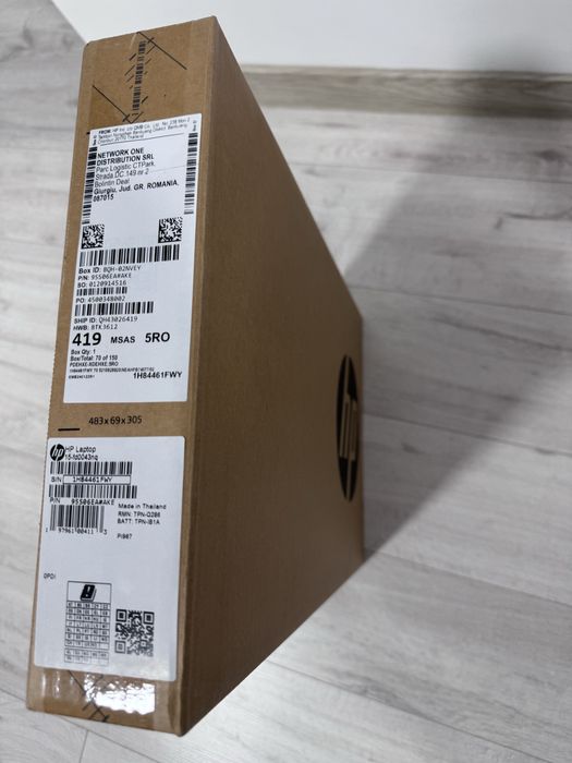 Vand laptop nou sigilat