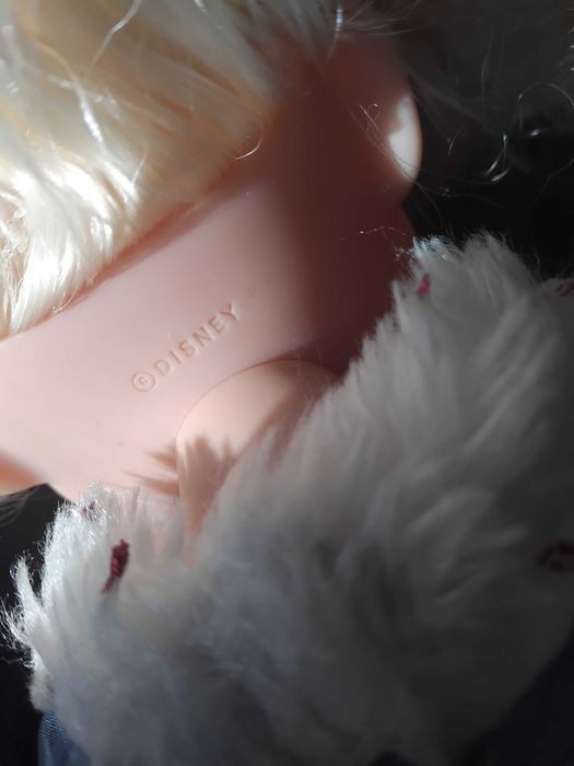 Кукла Frozen пеещата Елза