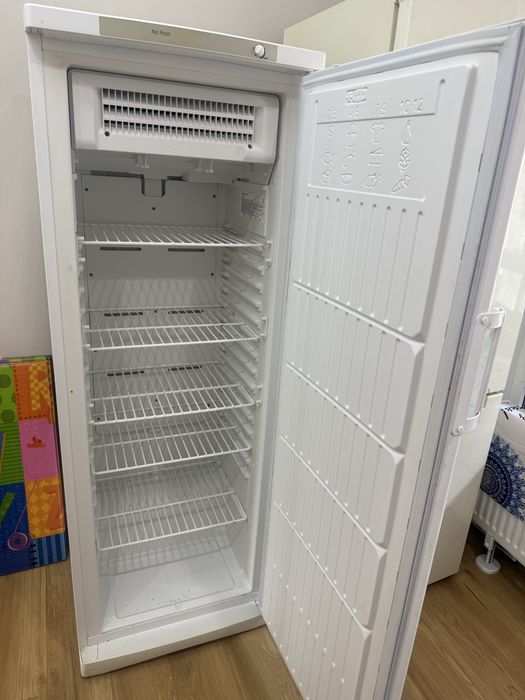Морозильник продам