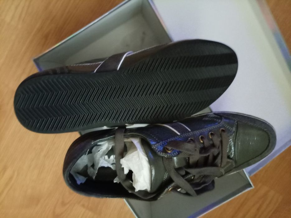 Vând Pantofi Piele Noi, Nr 42.