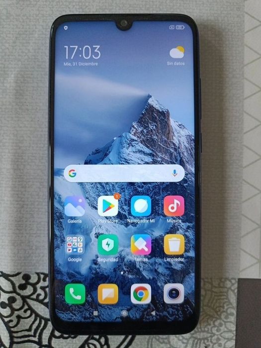Redmi 7 4/64 срочно сотилади