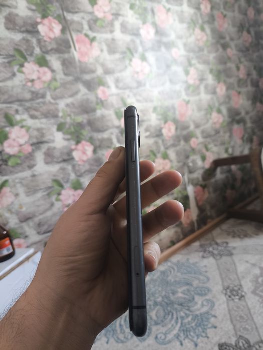 Айфон 11 продам хорошо состаяния