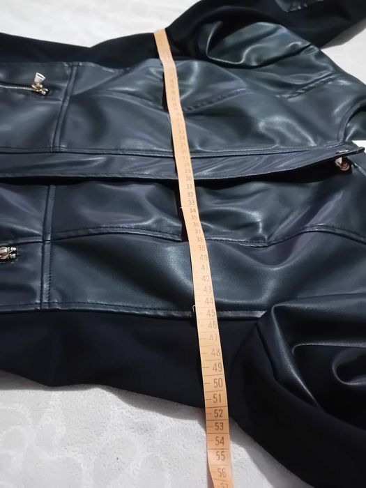 Дамско вталено кожено яке