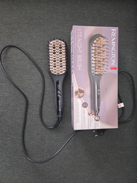 Perie pt indreptat parul Remington straight brush
