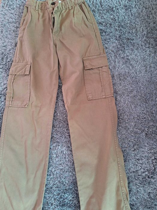 Карго панталон Stradivarius 38