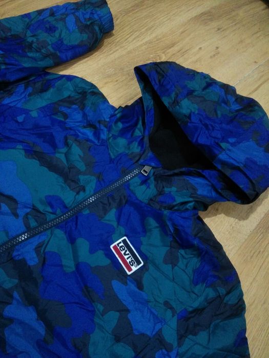 Geaca Levis mărimea 10-12 ani