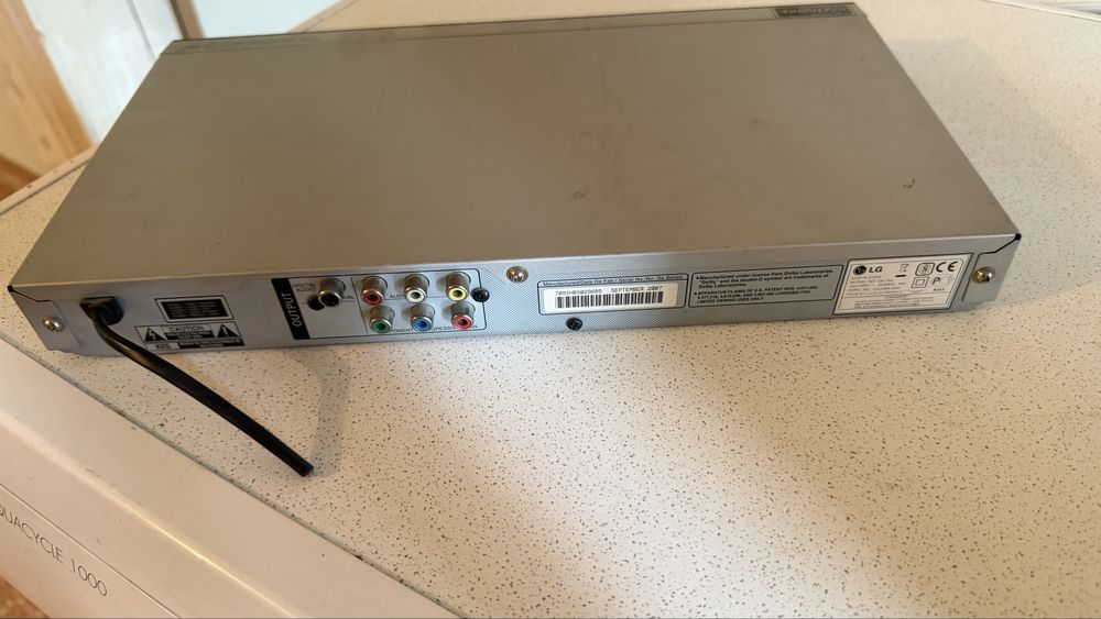 Видеопроигрыватель LG DK764
