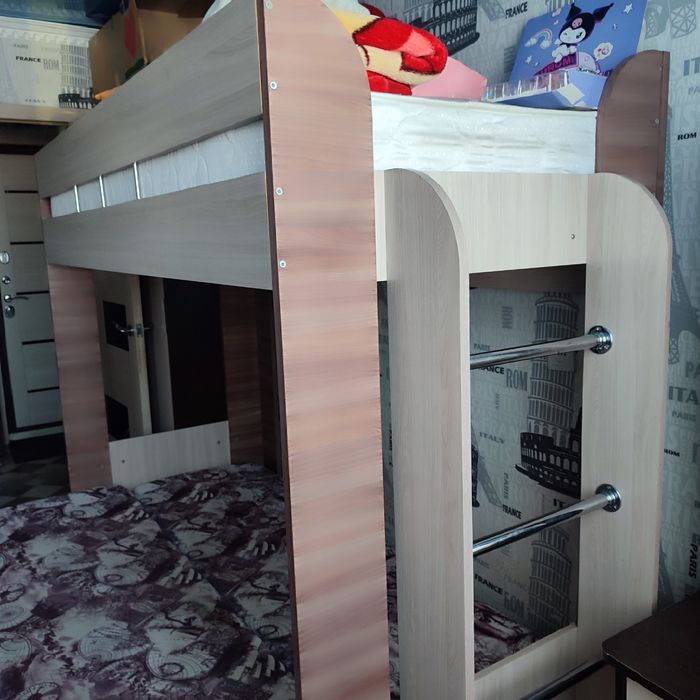 Двухъярусная кровать