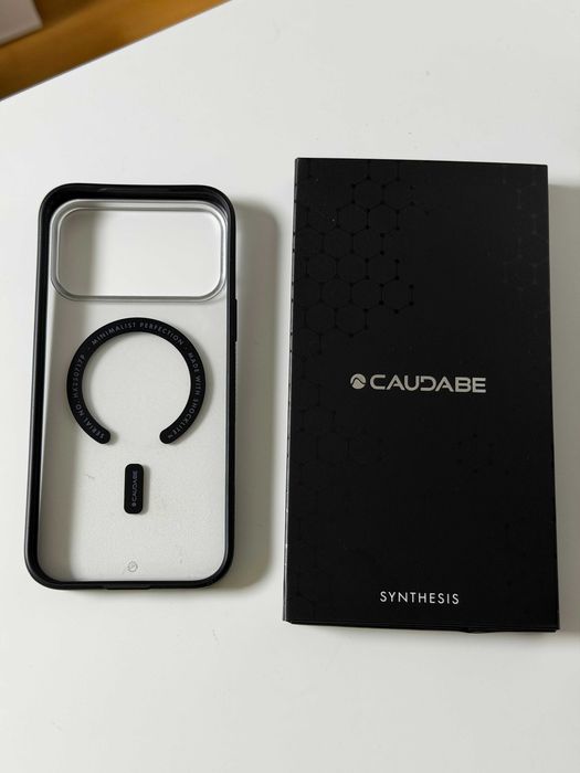 Husa premium Caudabe Synthesis Frost pentru Apple iPhone 17 Pro Max