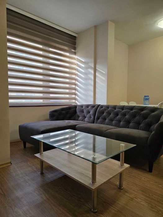 Тристаен супер център първи наемателе