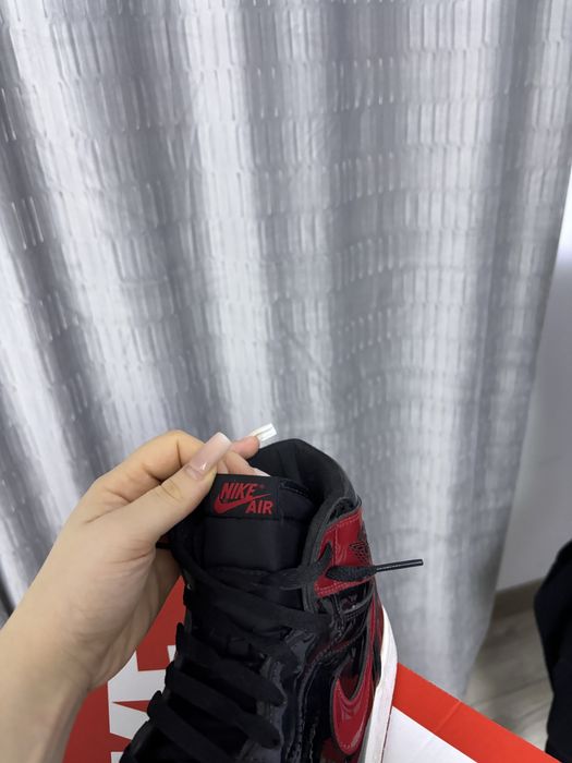 Adidasi jordan 1 patent bred