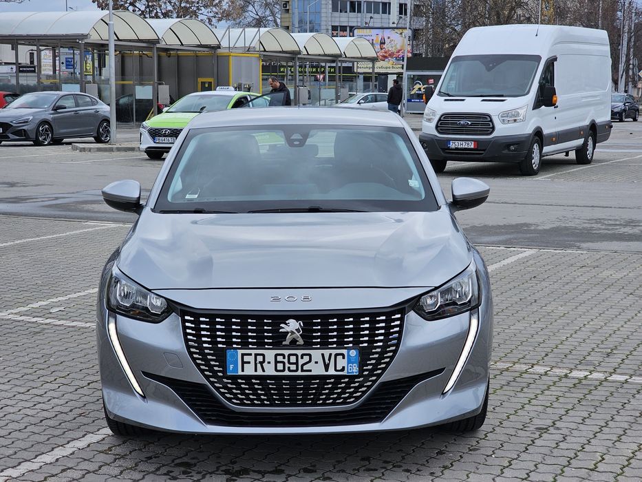 Peugeot 208 2020 година