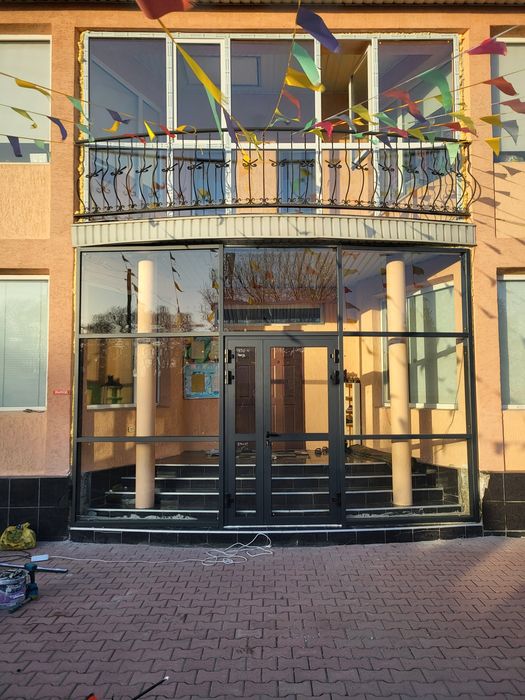 Алюминиевый окна, двери,перегародки