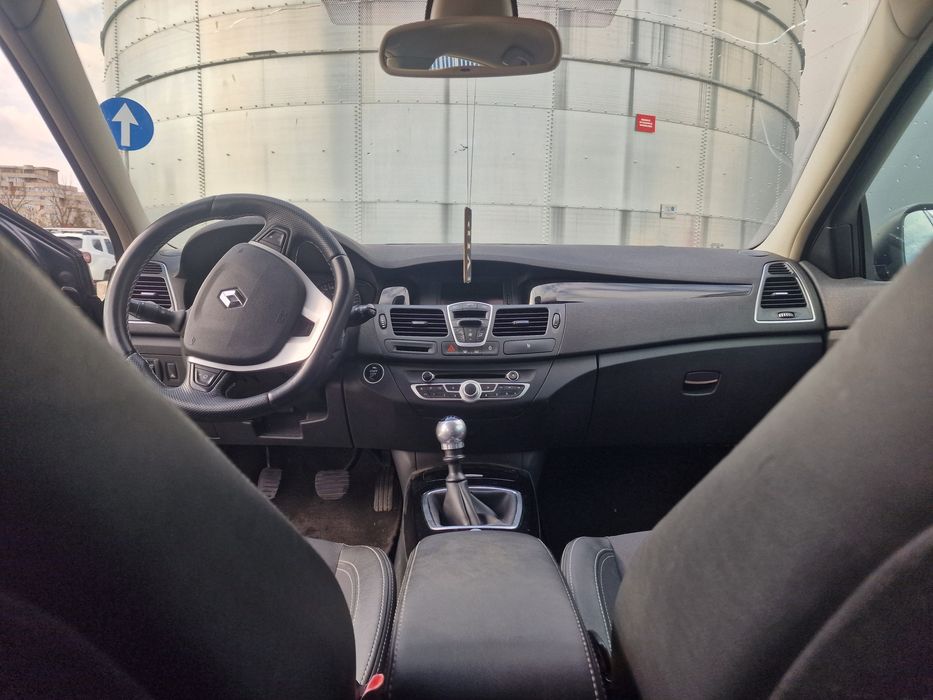 Renault Laguna 3/ 2.0 dci euro 5– 2012

Vând Renault Laguna 3, an fabr