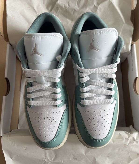 Jordan Air 1 Low WMN ОРИГИНАЛНИ дамски маратонки 38,5-39