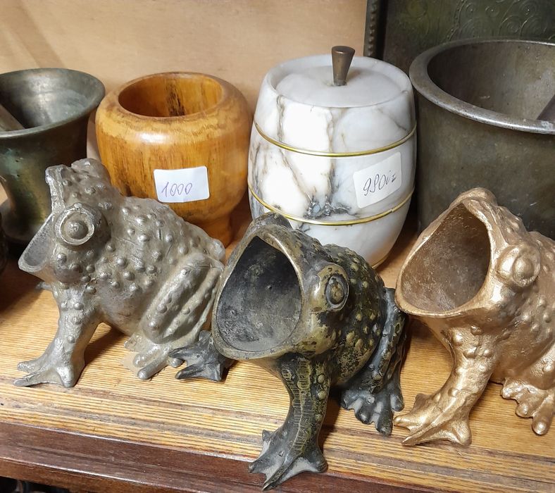 Статуэтки из чугуна,  силумина и др.