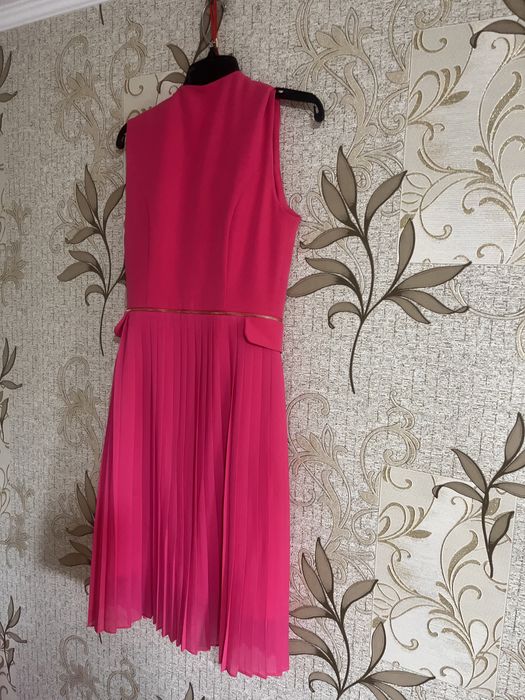 Платья розого цвета