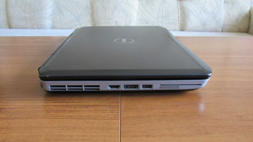 14 инча Dell с Intel i5,8 GB DDR3 лаптоп