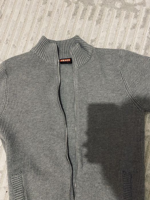 продам кардиган от бренда prada