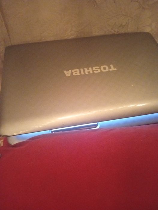 Vand leptop toshiba