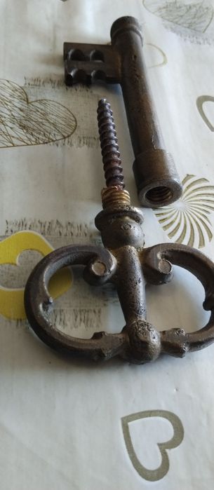 Лот 2 месингови плакета,търбошон и други фигури и предмети за колекцио