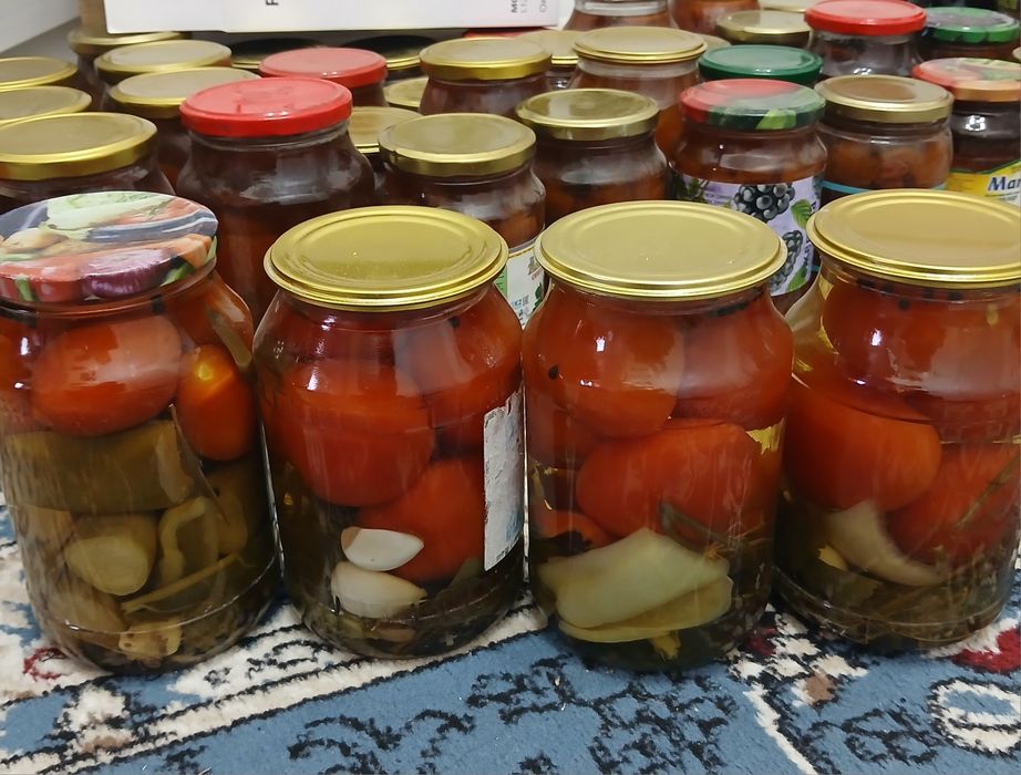 Сары өрік вареньесі бар