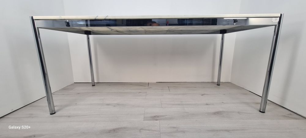 Бюро с мраморен пло USM Haller, класически дизайн за офиси или дома