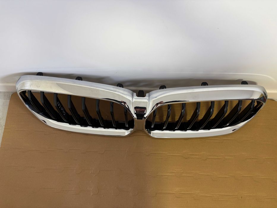 Grila radiator Bmw seria 5 G30 / G31 / G38 LCI dupa 2020 originala