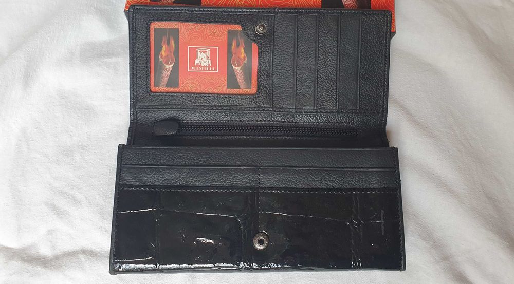 Дамски портфейли от ЕСТЕСТВЕНА КОЖА.