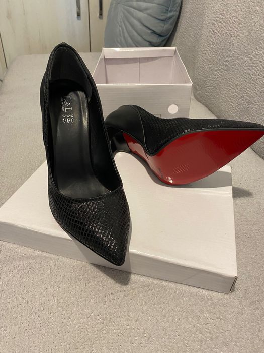 Дамски елегантни обувки на токче