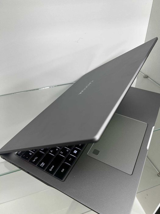 Ноутбук   CASTOM