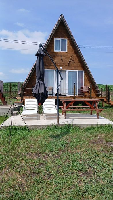 Inchiriez cabana