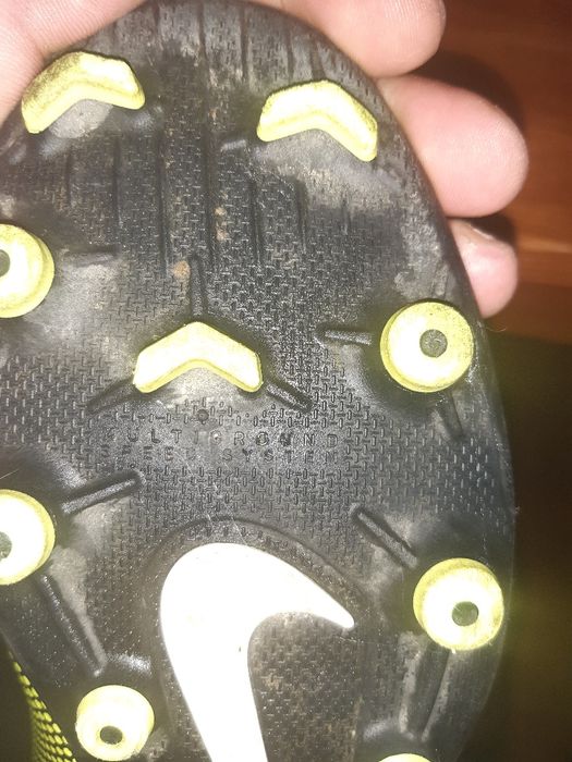 Бутонки Найк Номер 40,5