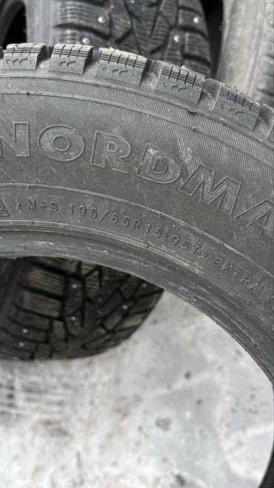 Продам комплект зимних шин