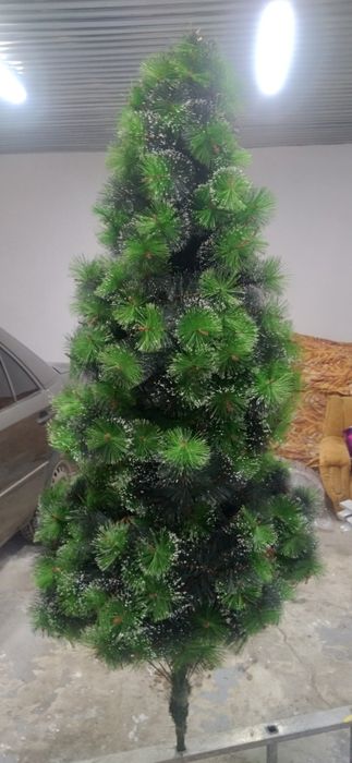 Елка исскуственная